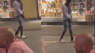 Görenler anlam veremedi! İsveç'te bir turist tuvaletini yaparak sokak ortasında yürüdü 