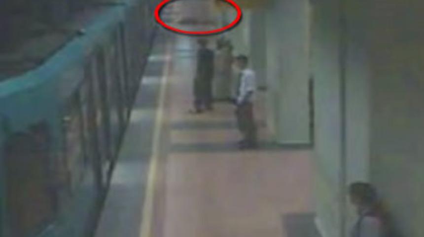 &Ouml;l&uuml;m, metro beklerken yakaladı