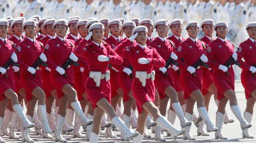 Çin gövde gösterisi yaptı