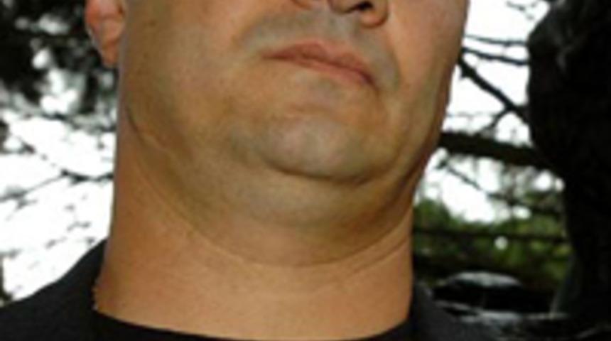 Babasının sevgilisini &ouml;ld&uuml;rtmek mi istedi?