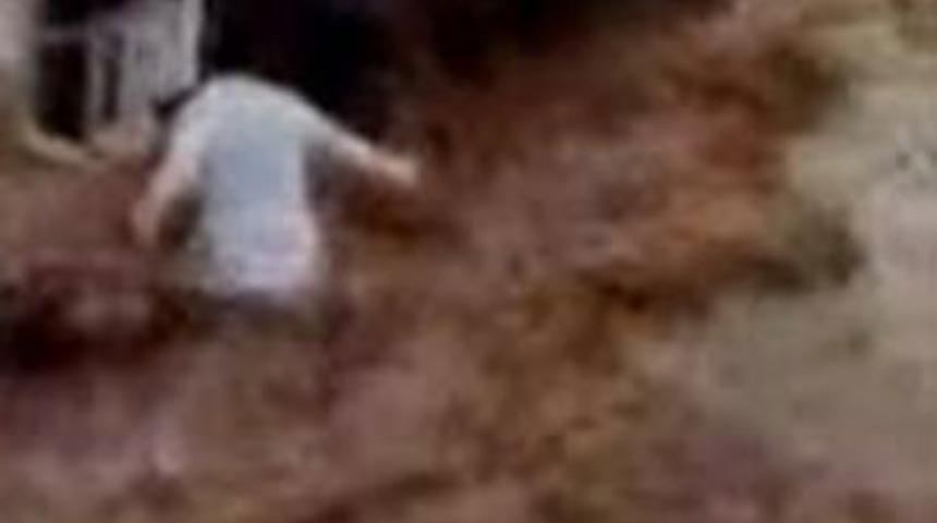 Sağanak yağış Tekirdağ'ı vurdu: 1 &ouml;l&uuml;