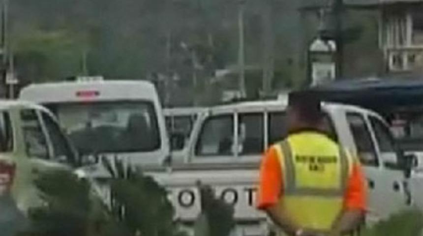 Trafik bir anda sola ge&ccedil;ti