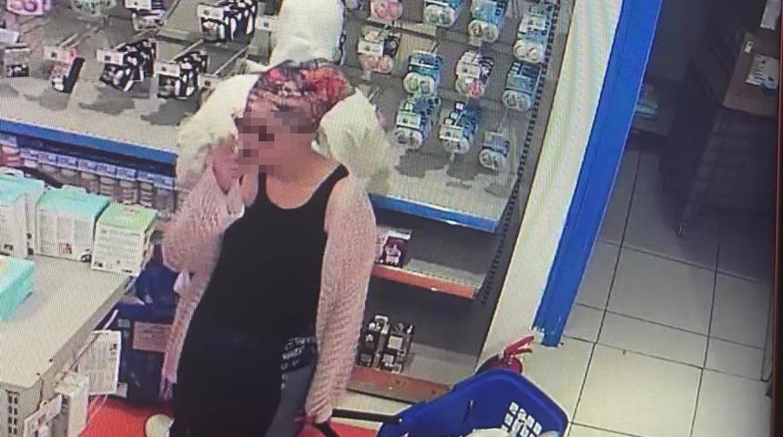 Mağazalardan on binlerce liralık bebek ürünü çaldılar! Kameralara böyle yakalandılar