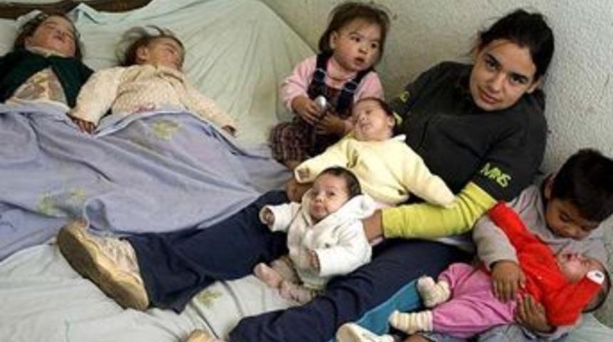 17'lik annenin 7 &ccedil;ocuğu var!