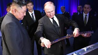 Kim Jong-un'u gören Putin sevincini gizlemedi! 'Silah pazarlığı' iddiaları gölgesinde kritik görüşme: Zamanlamasına dikkat çekti