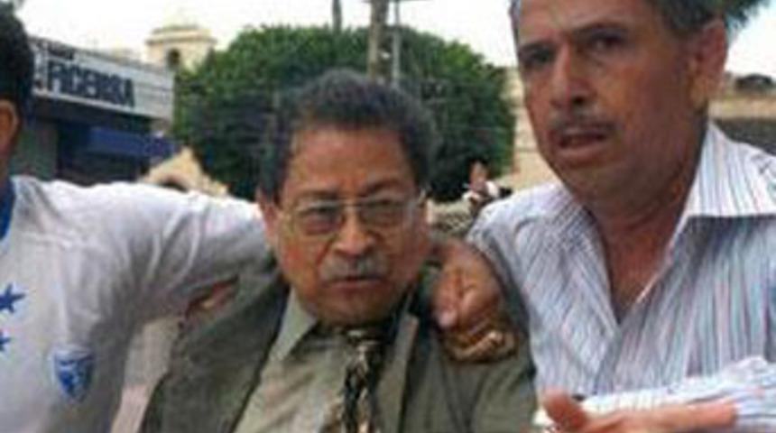 Meclis Başkanı'na sokak ortasında dayak!