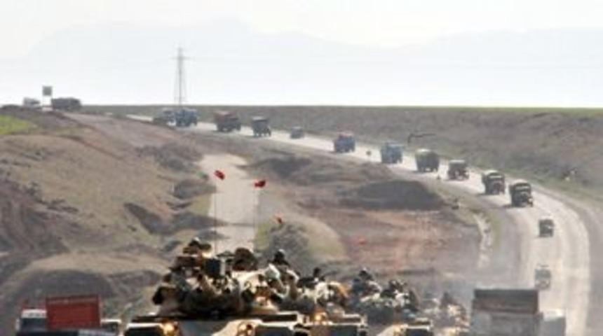 Sınır birliklerine tank sevkıyatı