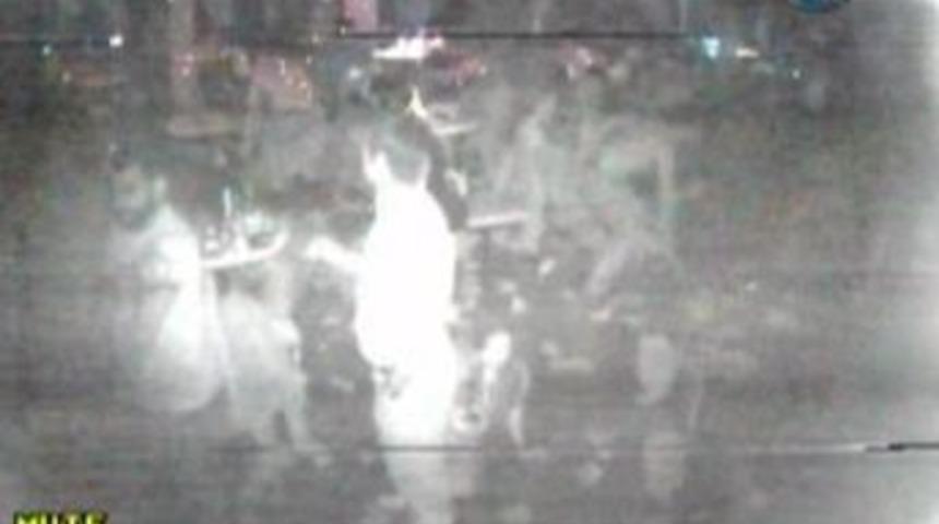 Kaleşnikoflu bar baskını