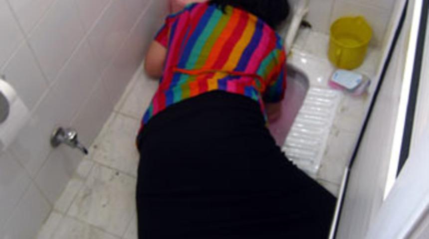 Kolu klazote sıkışan kadını itfaiye kurtardı