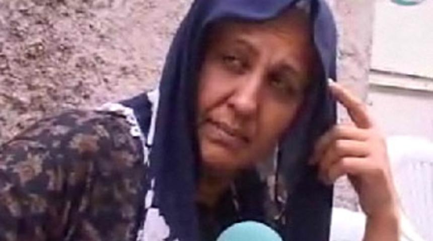 Kederli anne oğlunun cenazesini bekliyor