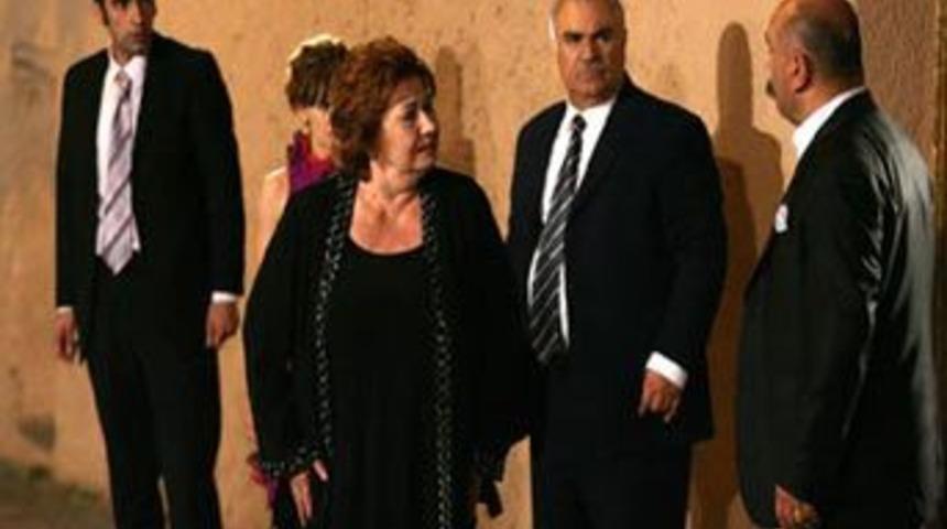 Yaprak D&ouml;k&uuml;m&uuml; yemeğinde olay!