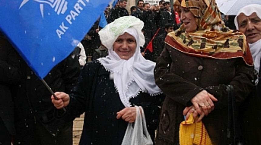 "Medyaya değil meydana bak"