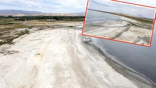 Haritadaki yeri bile değişti... Van Gölü gitgide küçülüyor! 