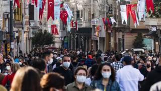 Koronavirüs'ün yeni varyantları kapanmaya ve maske yasağına neden olur mu? Uzman isim tek tek açıkladı ve uyardı!