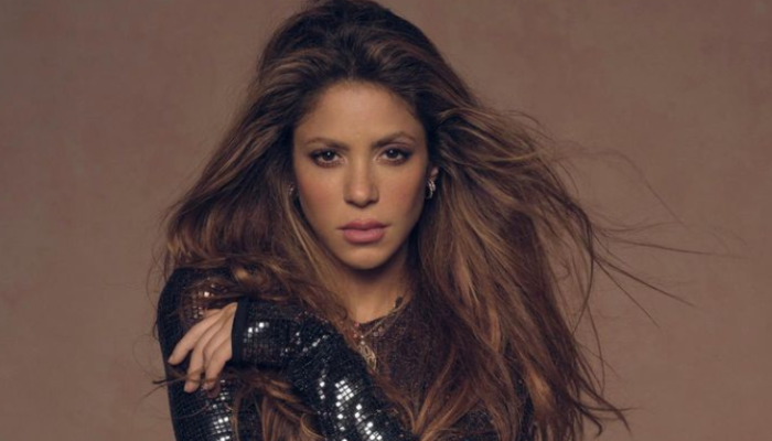 Shakira kıvrak dansıyla ödül gecesine damga vurdu! “Şimdi Pique düşünsün”