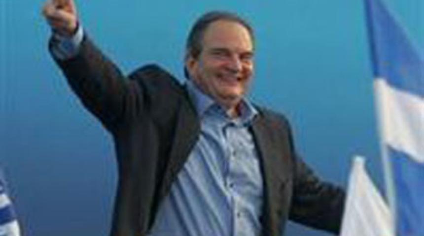 Se&ccedil;imi kaybetti istifa etti!