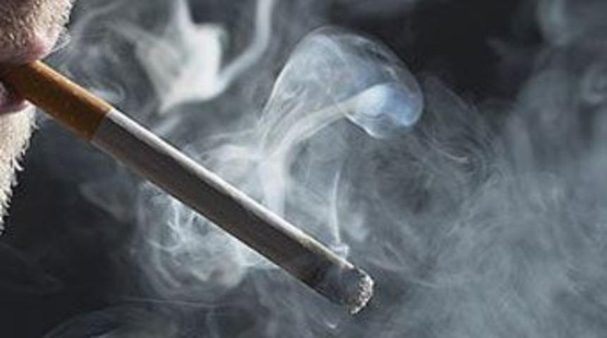 Sigaraya zam g&ouml;r&uuml;nd&uuml;