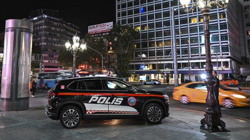 Ankara'da Yunuslar yerli otomobil Togg'la devriye görevine başladı