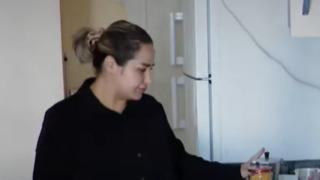 Bu kadar da olmaz! Resmen yaşadığı evi kiraladılar... Ülkesinden geri döndüğünde evinde hiç tanımadığı bir aile yaşıyordu