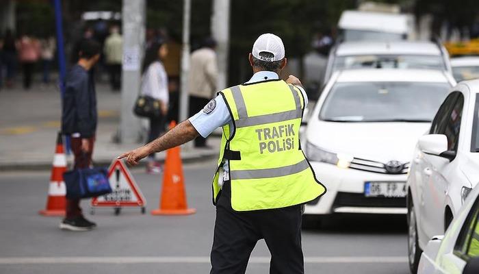 Trafikte yeni dönem: Ehliyet taşıma zorunluluğu kalkıyor