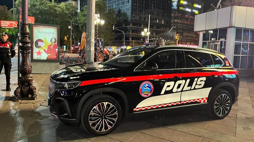 Togg, Ankara'da polis aracı oldu! Vatandaşlardan yoğun ilgi