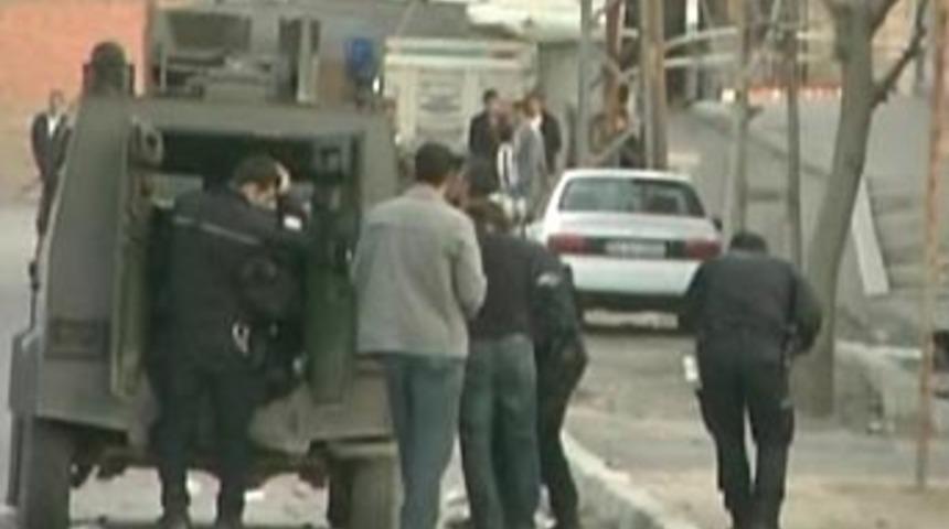 Polis aracı tarandı: 1 şehit