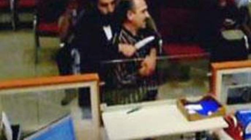 Bankada dehşet anları saniye saniye kamerada