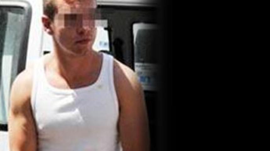 Turistten Atat&uuml;rk'e b&uuml;y&uuml;k saygısızlık