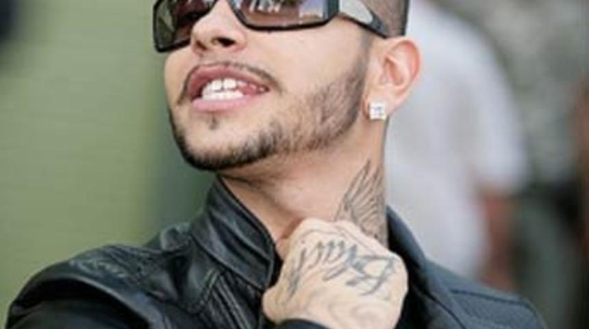 &Uuml;nl&uuml; şarkıcı spermlerini satacak