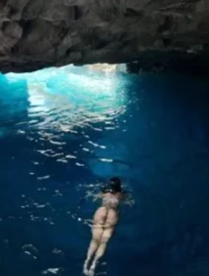 Sosyal medya fenomeni yasaklanan koyda yüzdü! Sosyal medyadan tepkiler gecikmedi... Onlarca kişinin ölümüne neden olmuştu G2