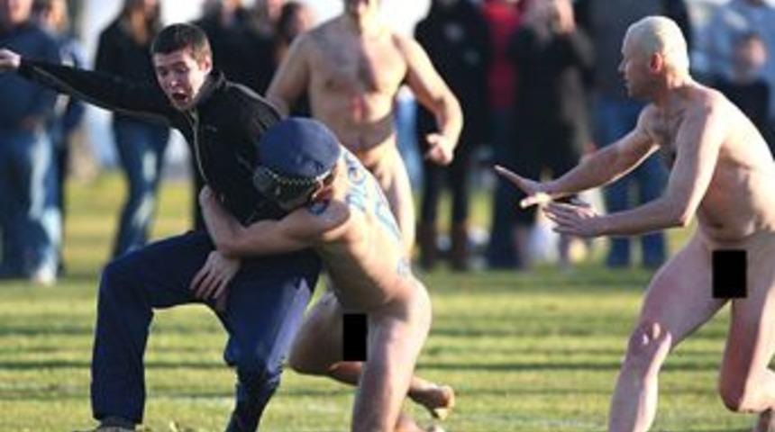 &Ccedil;ıplaklar ma&ccedil;ında olay var