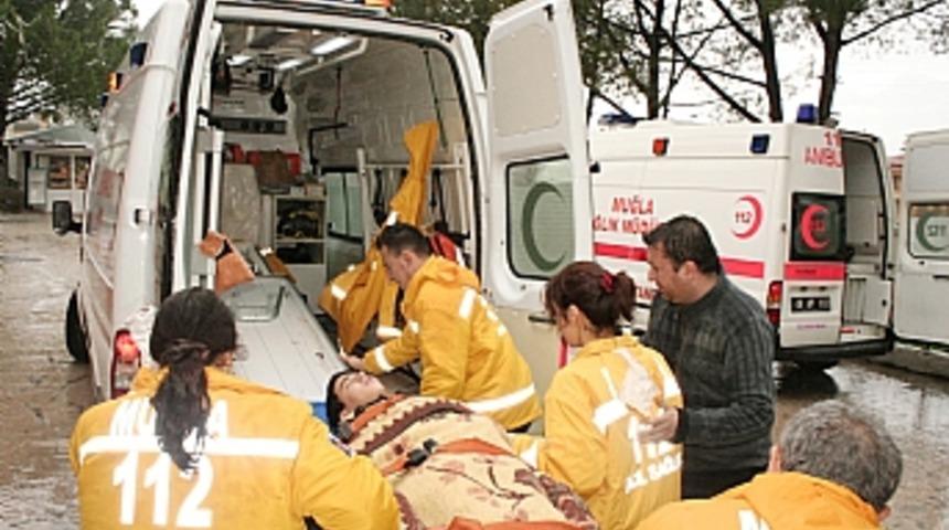 Otob&uuml;s u&ccedil;uruma yuvarlandı: 8 yaralı