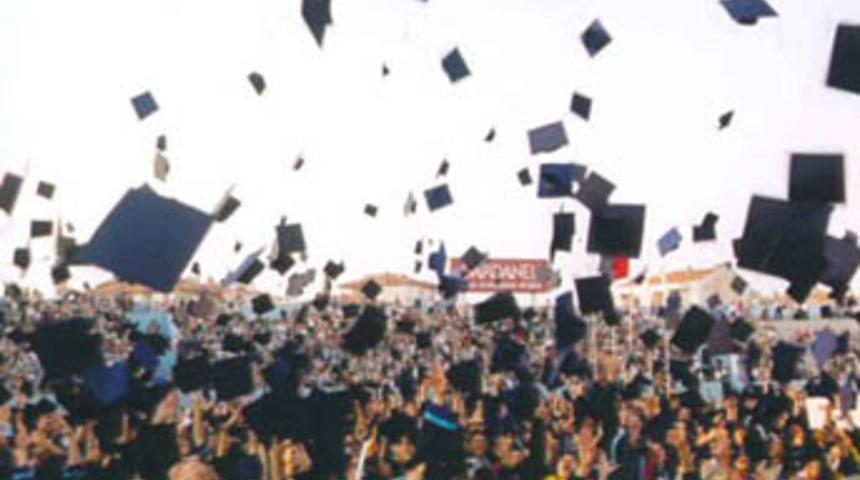 &Uuml;niversiteyi kazanana yurt şoku!