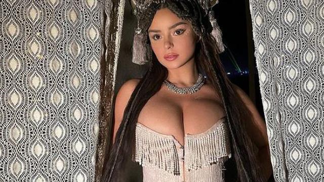 Demi Rose, Burning Man karelerini paylaştı! Göğüslerini zar zor kapadığı tarzı olay oldu
