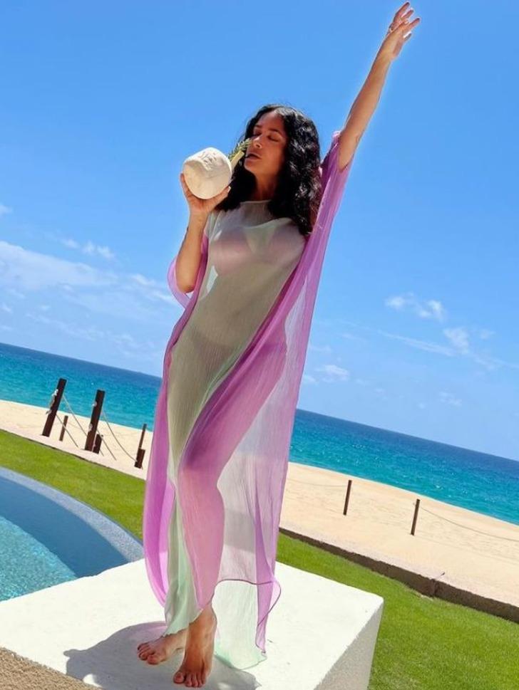 Tatil pozları olay olmuştu! Salma Hayek ince kalmasının sırrını verdi G3