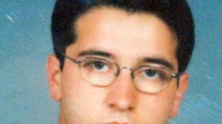 Eşiyle konuşurken &ouml;ld&uuml;