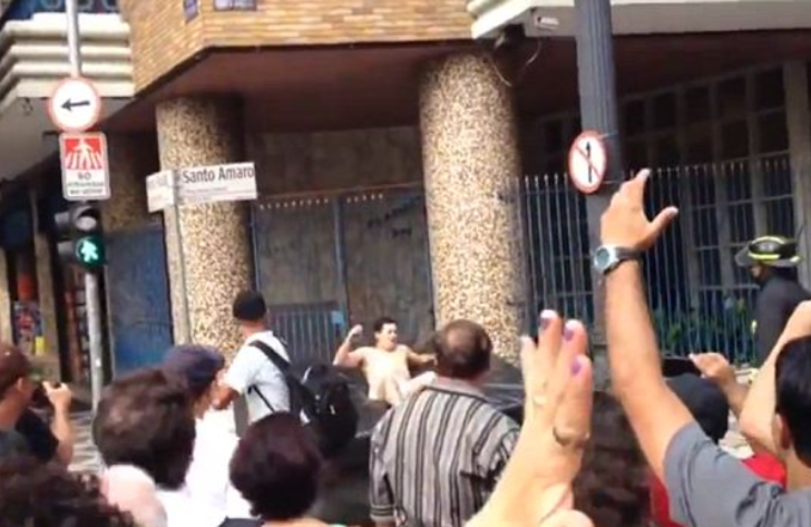 Yasak aşka itfaiye yardımı! Sevgilisinin kocası evi basınca çarşafla pencereden kaçmak istedi... Dengesini kaybedince itfaiye yardım etti G5