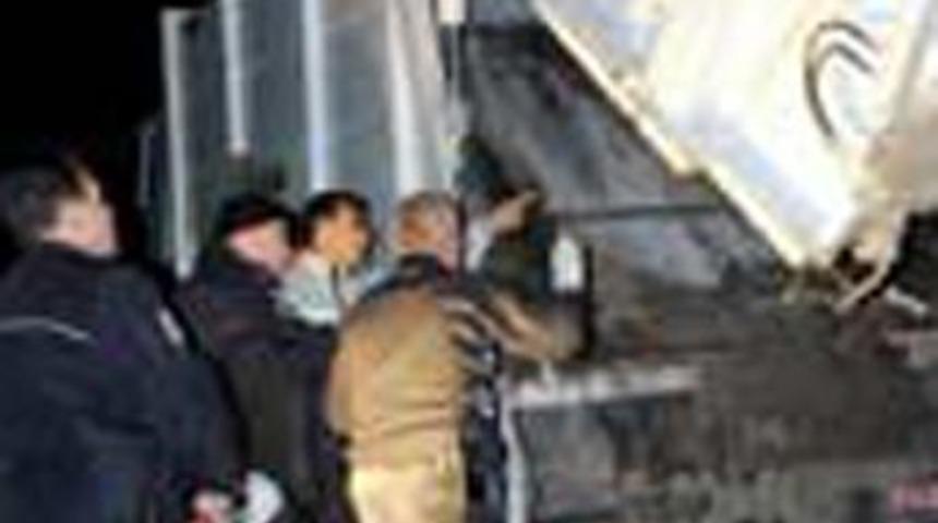 &Ccedil;&ouml;p kamyonunda feci &ouml;l&uuml;m