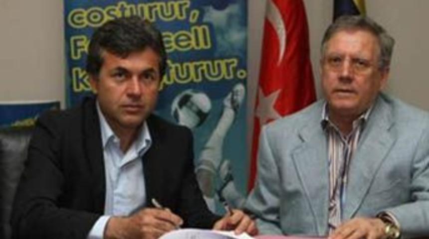 Ve Aykut Kocaman imzaladı!