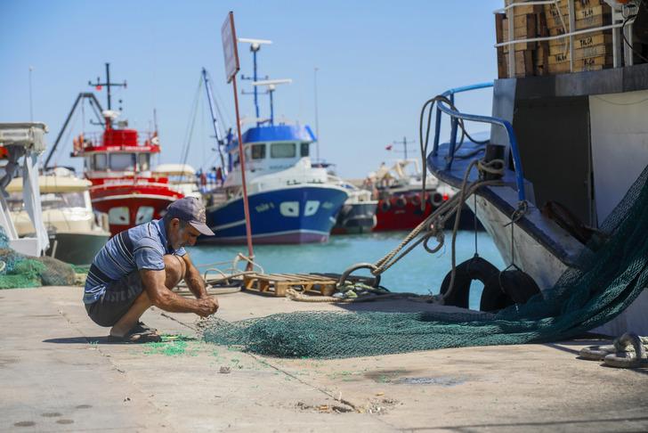 Türkiye'nin en büyük balıkçı barınağına milyonluk borç şoku! Kooperatifler isyanda: 'Burası bazı kişilere verilmek isteniyor'