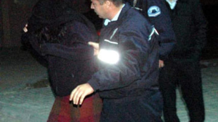 Tecav&uuml;ze uğrayınca &ccedil;ırıl&ccedil;ıplak ka&ccedil;tı