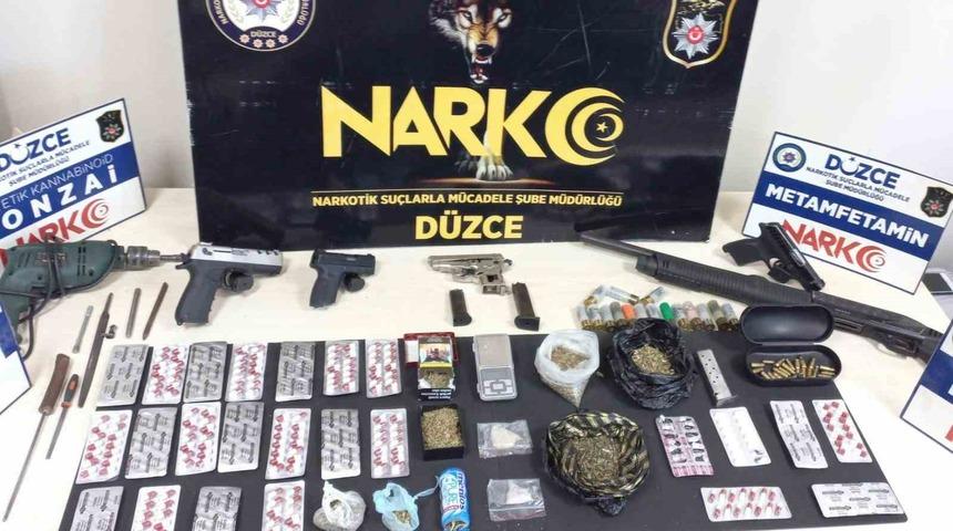 Uyuşturucu satıcılarına şafak operasyonu