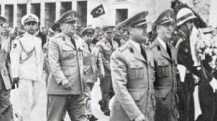 "27 Mayıs devrim değil, darbe"