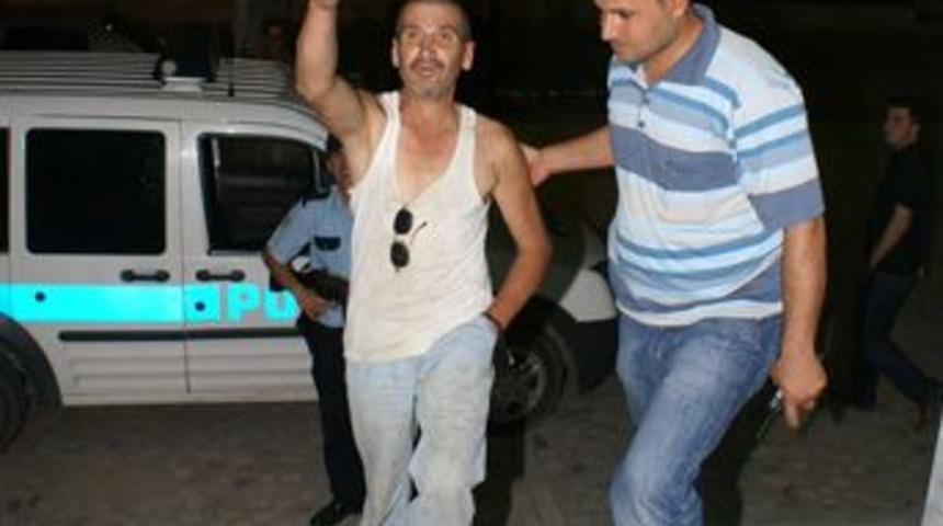 Satırla dehşet sa&ccedil;tı