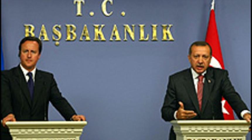 Cameron'ın ziyareti İngiltere basınında