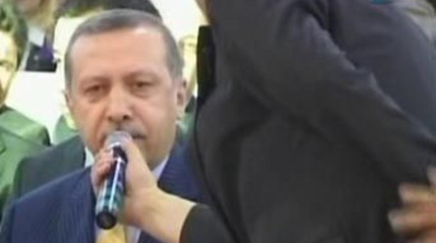 Erdoğan, Samsun'da hangi şarkıyı s&ouml;yledi?