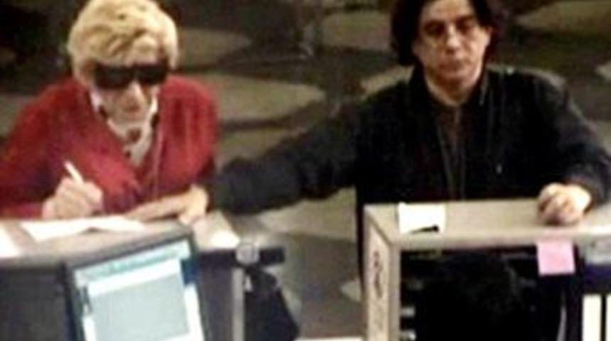 &Ouml;len annesinin kılığında 6 yıl maaş aldı