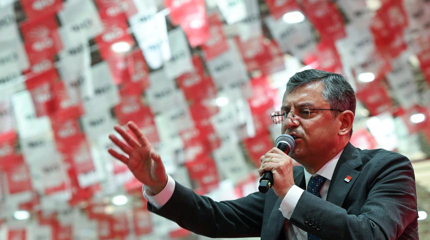 Özgür Özel'den İzmir Kongresi için çok konuşulacak iddia! Sert tepki geldi: Bizi çocuk zannetmesin