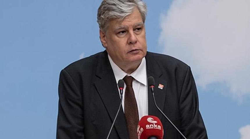 CHP genel başkanlığına adaylığını açıklayan Örsan Öymen'den partisinin İzmir İl Kongresi'nde dikkat çeken açıklamalar