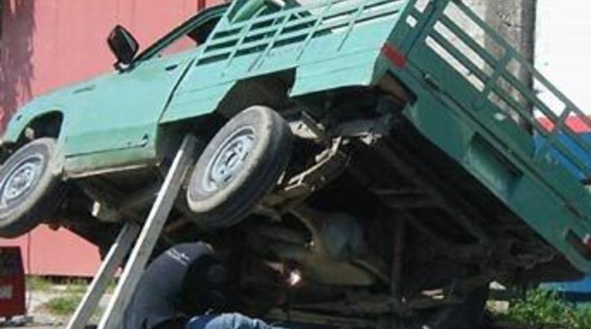 Onlarınki cahil cesareti